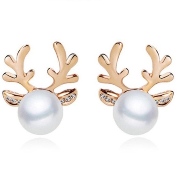 Jewelry - Pearl Reindeer Earrings